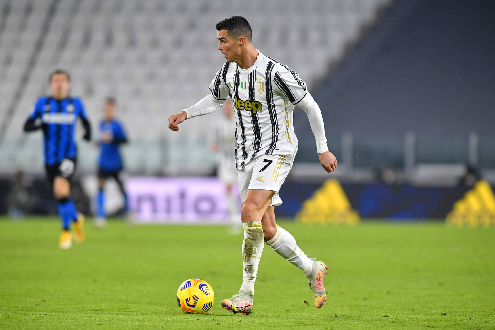 关于国际比赛日体能课后；尤文图斯门线救险备战社区盾；震撼外界；资深球员宣示担当的信息